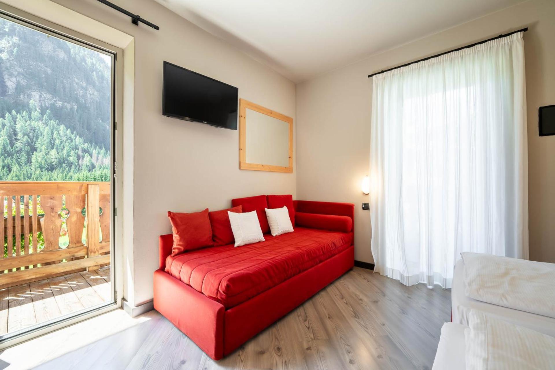 Garni Letizia Bed & Breakfast Кампитело ди Фаса Екстериор снимка